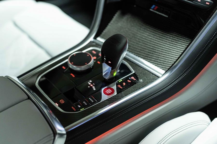 Детали интерьера BMW M8 Competition Coupe (F92) 2020 года  (JP) (фото 14 из 24)
